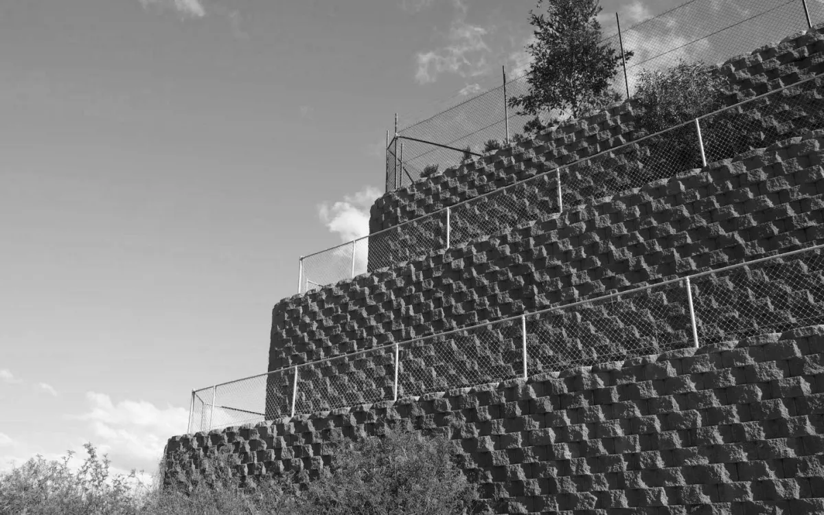 Keystone segmental block retaining wall
