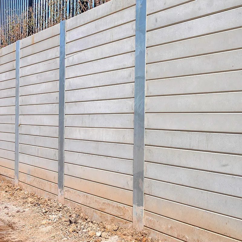 Concrete sleeper retaining wall with galvanised steel posts